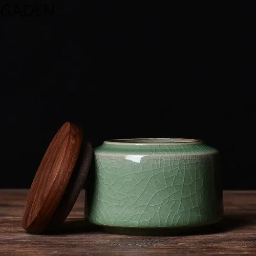 Chinesische Celadon-Teedose