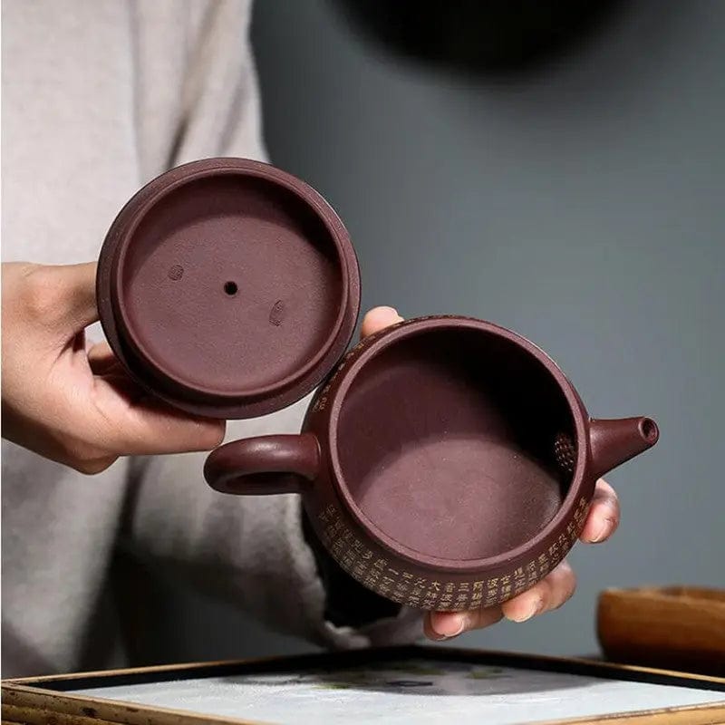 Braune Yixing Ton-Teekanne mit Schriftzeichen 260ML
