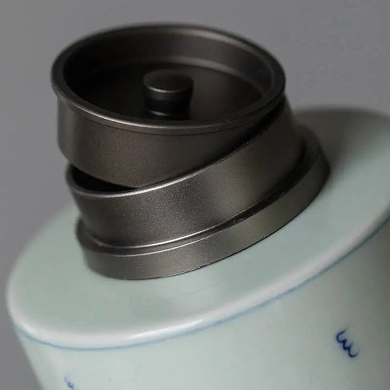 Chinesische Premium-Keramik-Teedose in Weiß und Blau