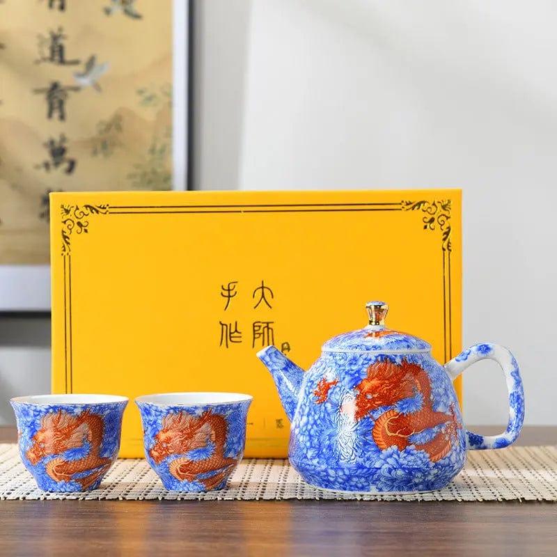 Chinesisches Porzellan-Teeservice mit Drachenmotiven