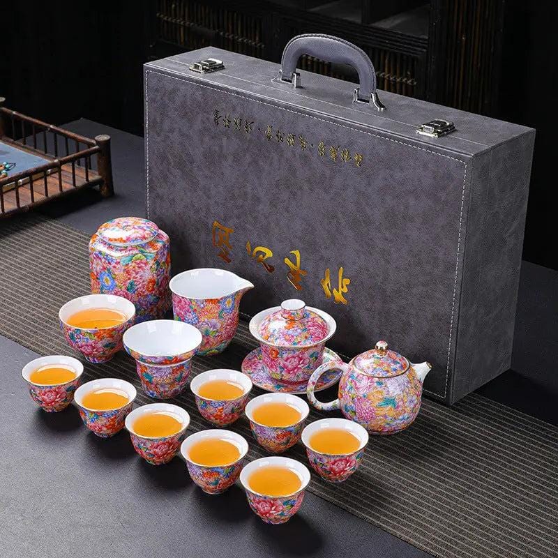 Chinesisches Teeservice aus Keramik mit Blumenmotiven