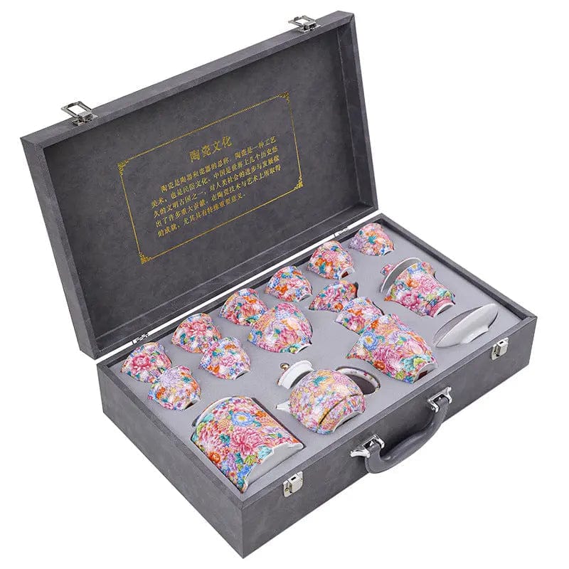 Chinesisches Teeservice aus Keramik mit Blumenmotiven