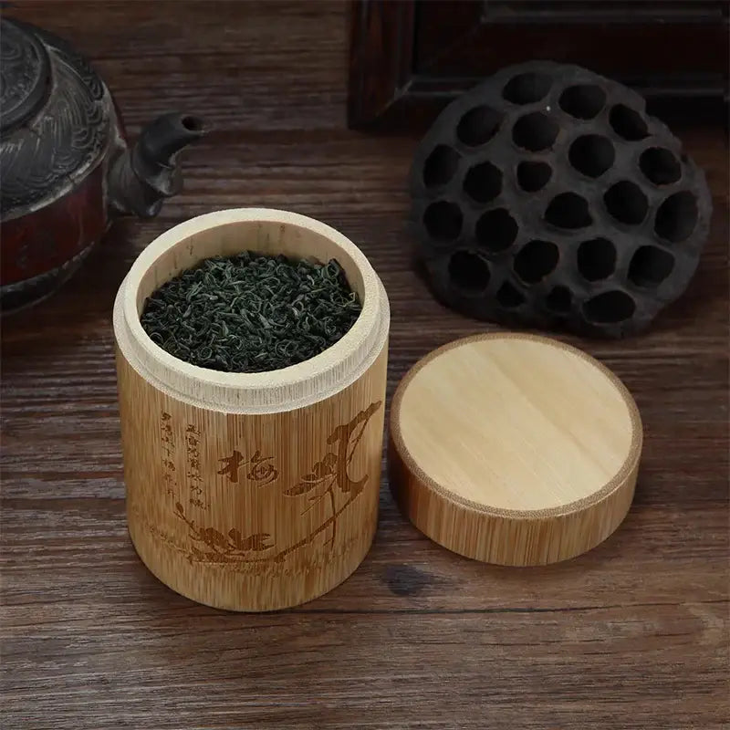 Gravierte Bambus-Teedose