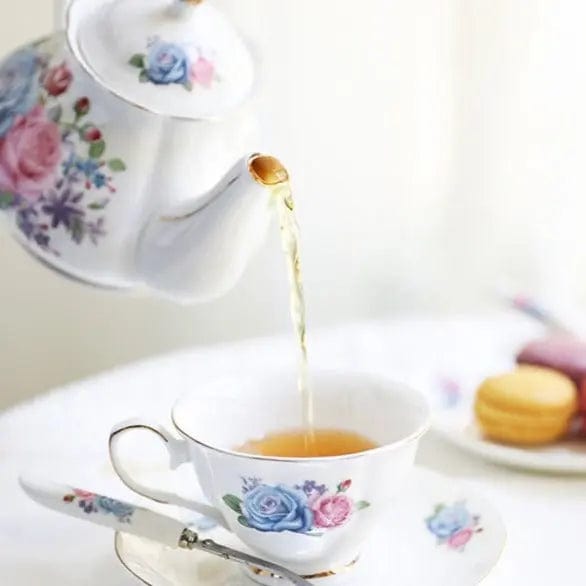 Englisches Teeservice aus Porzellan in Weiß, Rosa und Blau