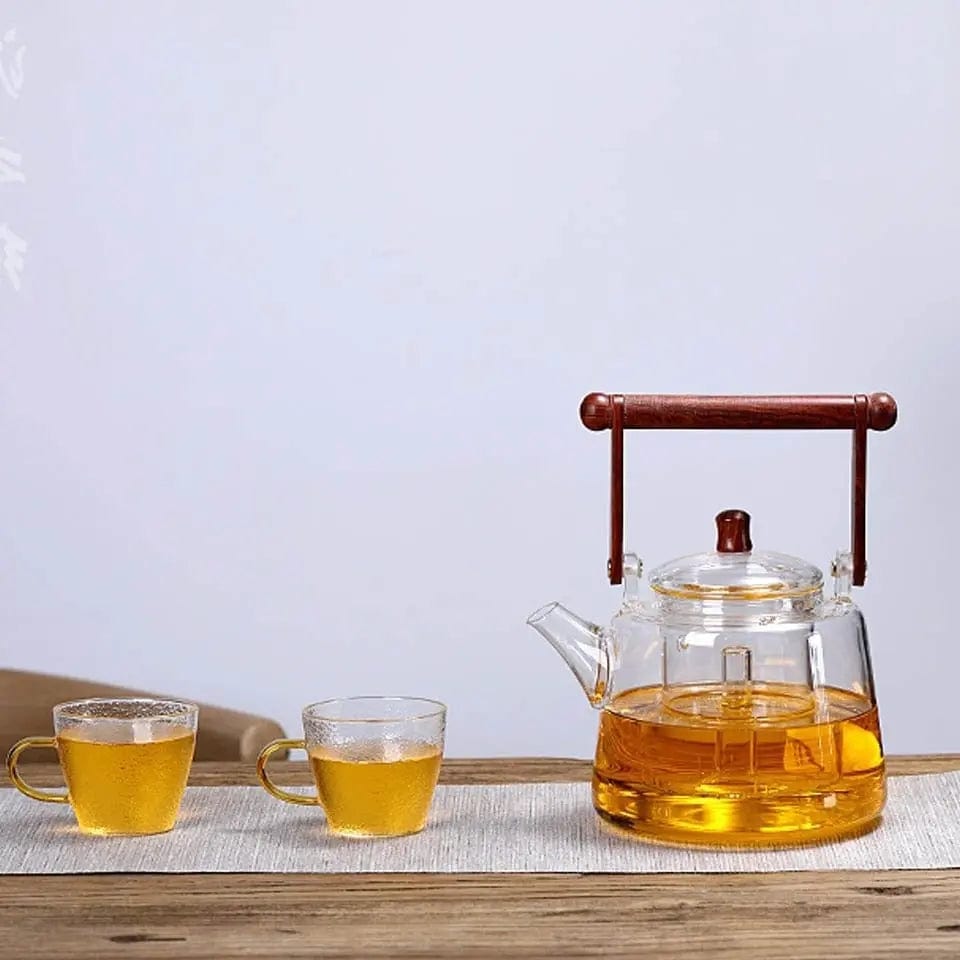 Glasteekanne mit eckigem Griff 1L