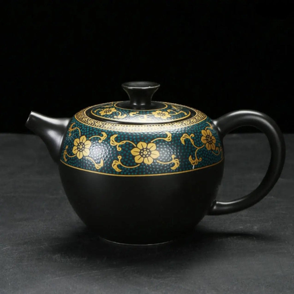 Hochwertiges chinesisches Tee-Set Schwarz und Gold