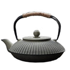 Japanische Flache Gusseisen-Teekanne 800ml