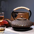 Japanische Gusseisen-Teekanne Goldene Punkte 800ML