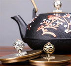 Japanische Gusseisen-Teekanne Kirschblüten Weiß 1,2L
