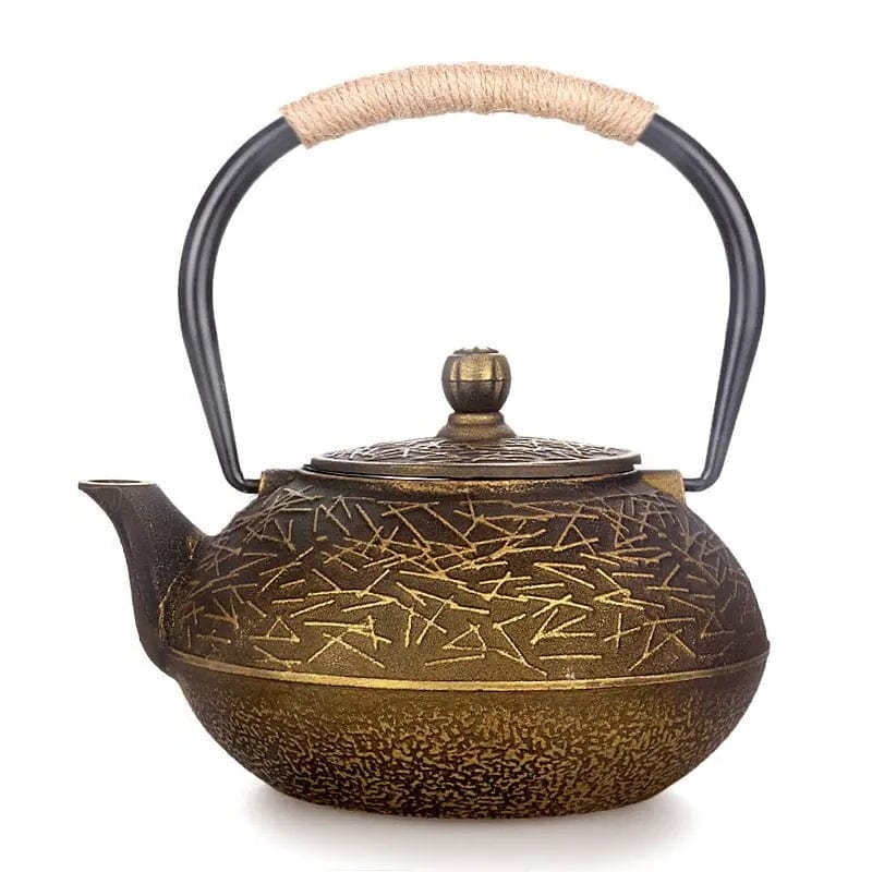 Japanische Gusseisen-Teekanne mit Linienmuster 900ml
