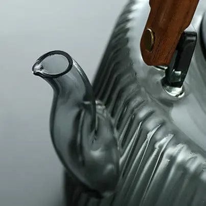 Japanische Teekanne aus Glas mit quadratischem Holzgriff 1,2L