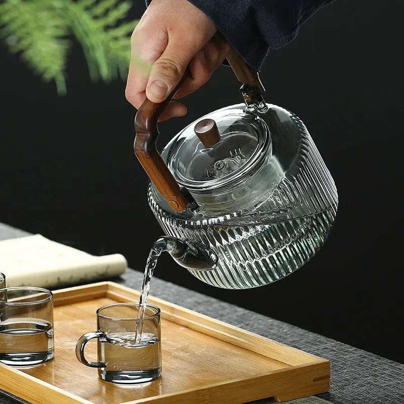 Japanische Teekanne aus Glas mit quadratischem Holzgriff 1,2L
