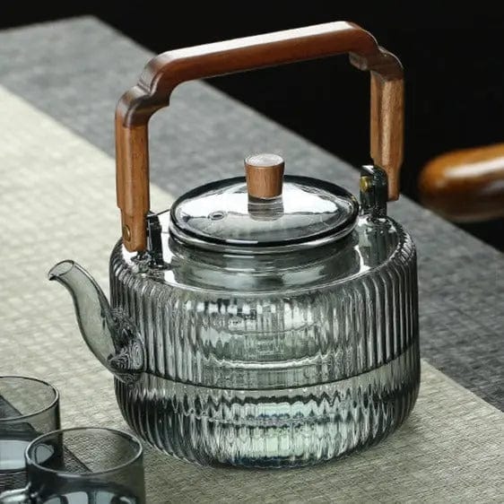 Japanische Teekanne aus Glas mit quadratischem Holzgriff 1,2L