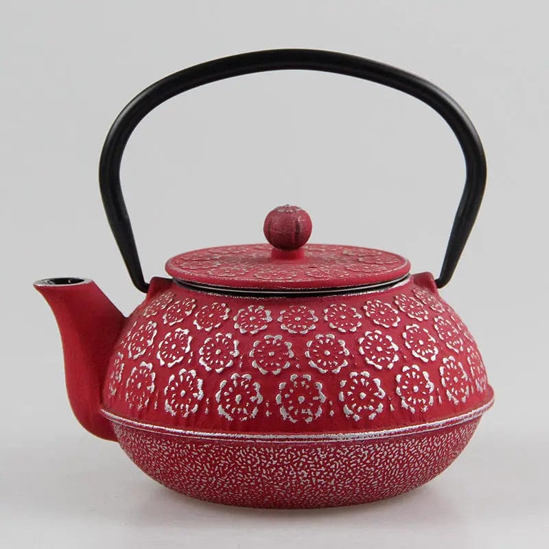 Japanische Teekanne aus Gusseisen mit Reliefblumenmuster 600ml