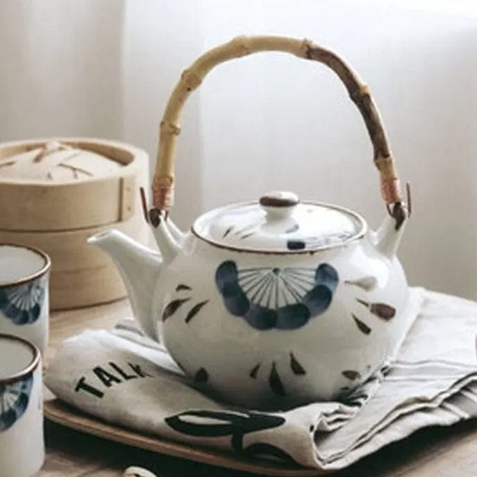 Japanische Teekanne aus weißem und blauem Porzellan 500 ml