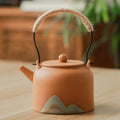 Japanische Teekanne mit Bergmotiven aus Keramik 350ml
