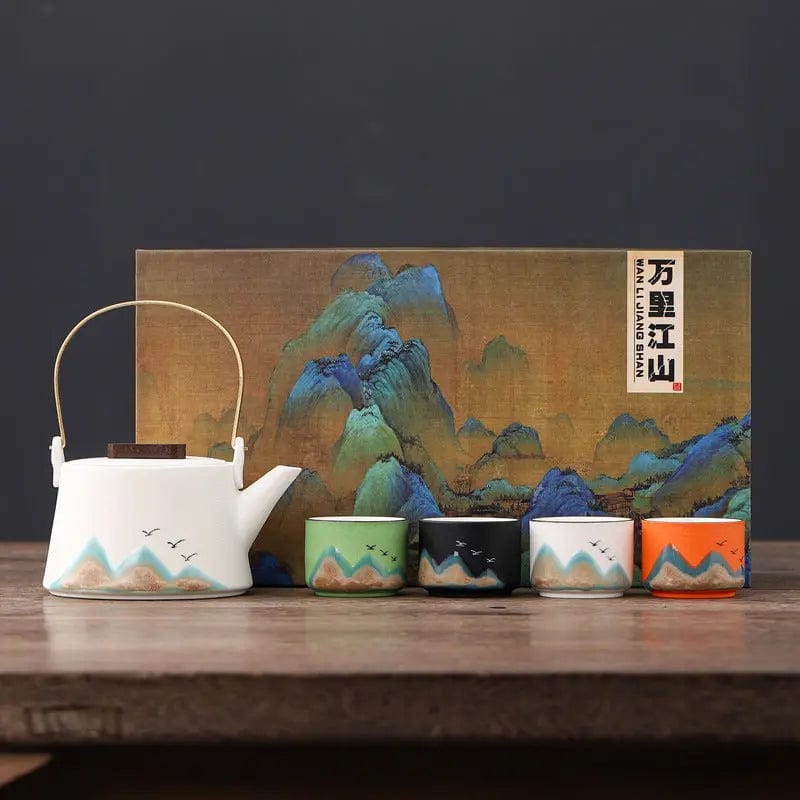 Japanisches Keramik-Teeservice mit Bergmotiven