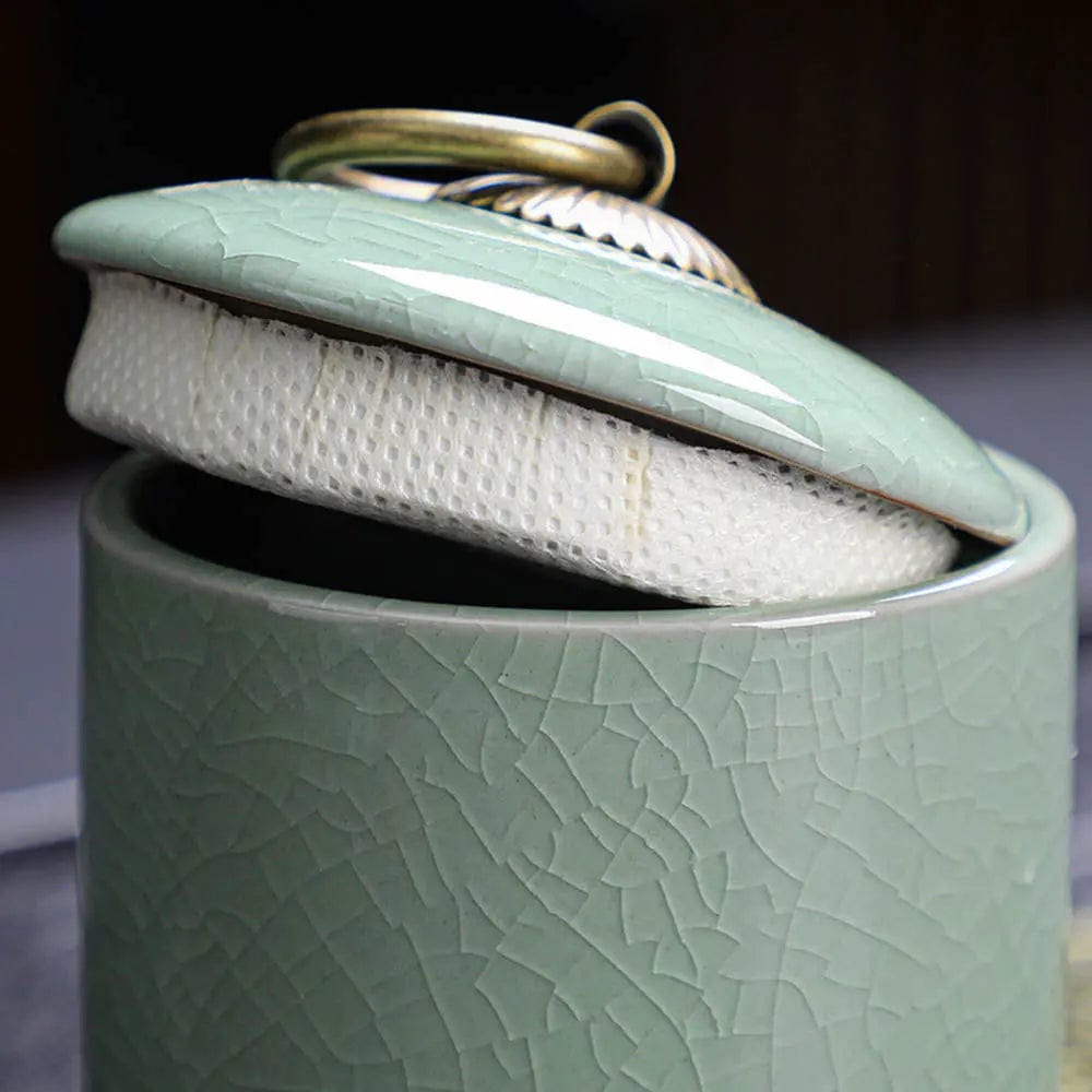 Japanisches Teeservice in Jadegrün Craquelé