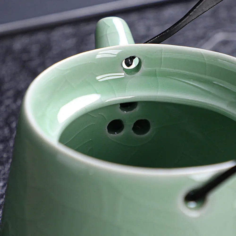 Japanisches Teeservice in Jadegrün Craquelé