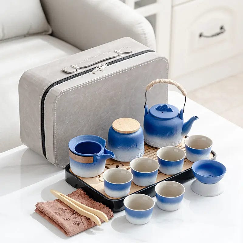 Japanisches Teeservice mit Landschaftsmotiven