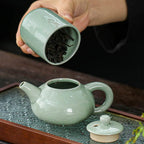 Keramik-Teeservice mit chinesischem Ambiente