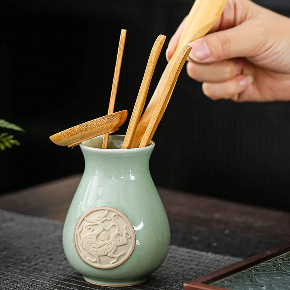 Keramik-Teeservice mit chinesischem Ambiente