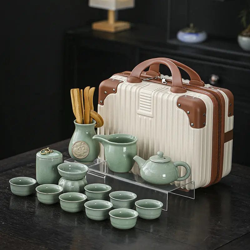 Keramik-Teeservice mit chinesischem Ambiente