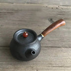 Kleine japanische Teekanne aus schwarzer Keramik, 180 ml