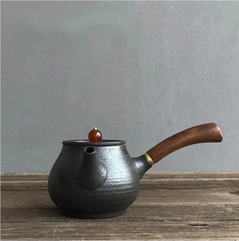 Kleine japanische Teekanne aus schwarzer Keramik, 180 ml