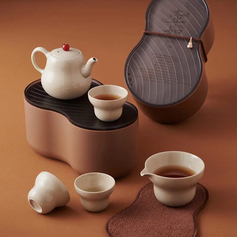 Kleines chinesisches Keramik-Teeset