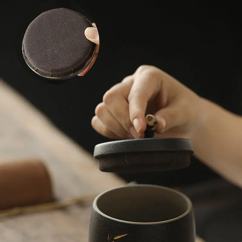 Schwarze japanische Keramik-Teedose 270ml