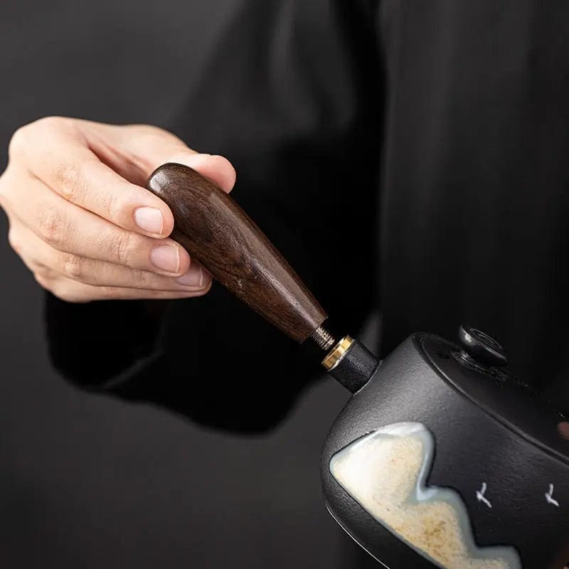 Schwarze Kyusu-Keramik-Teekanne im japanischen Design 320ml