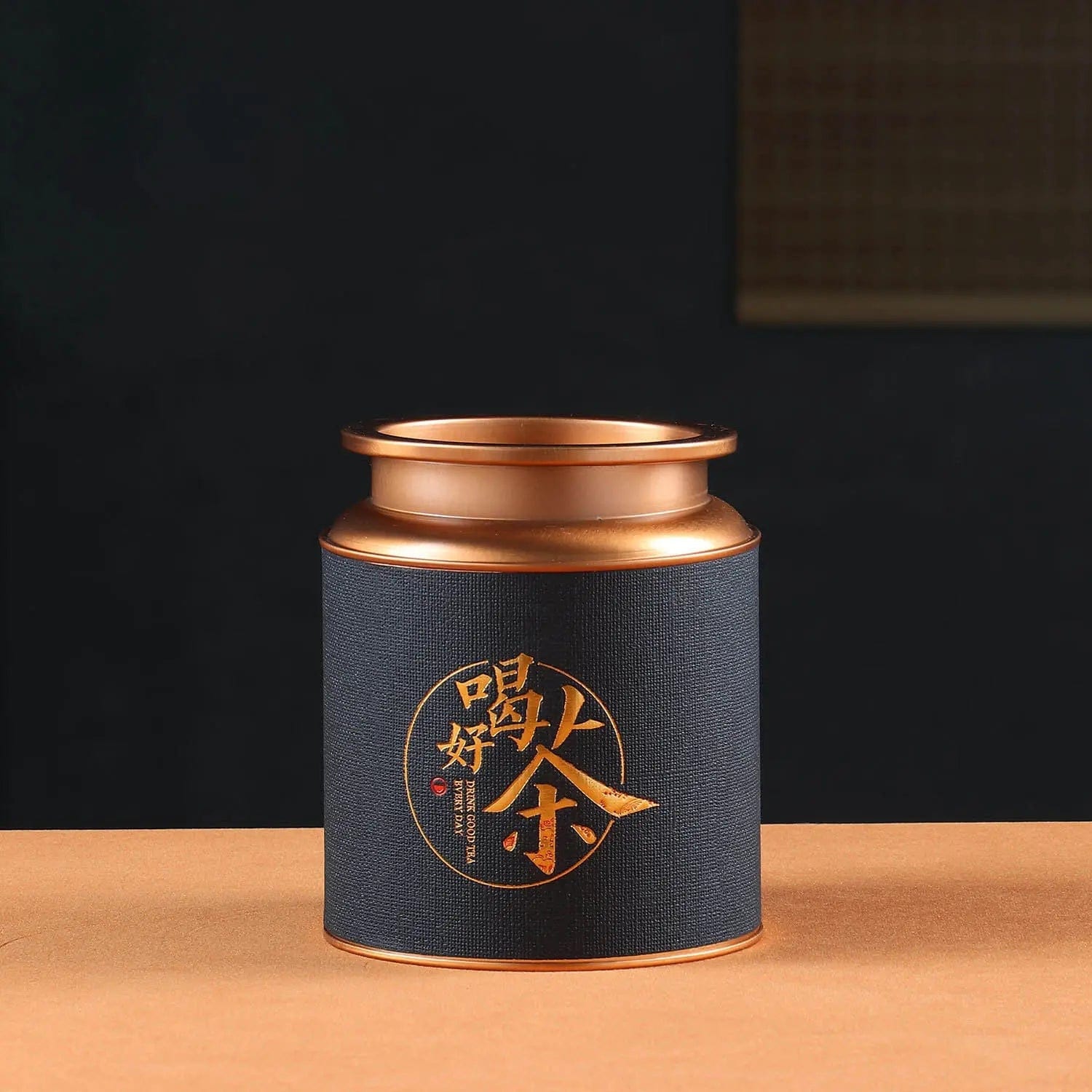 Teedose aus Metall mit chinesischen Motiven