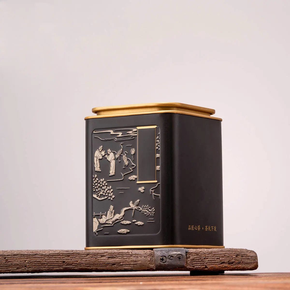 Traditionelle und Moderne Teedose