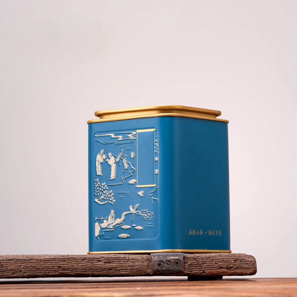 Traditionelle und Moderne Teedose