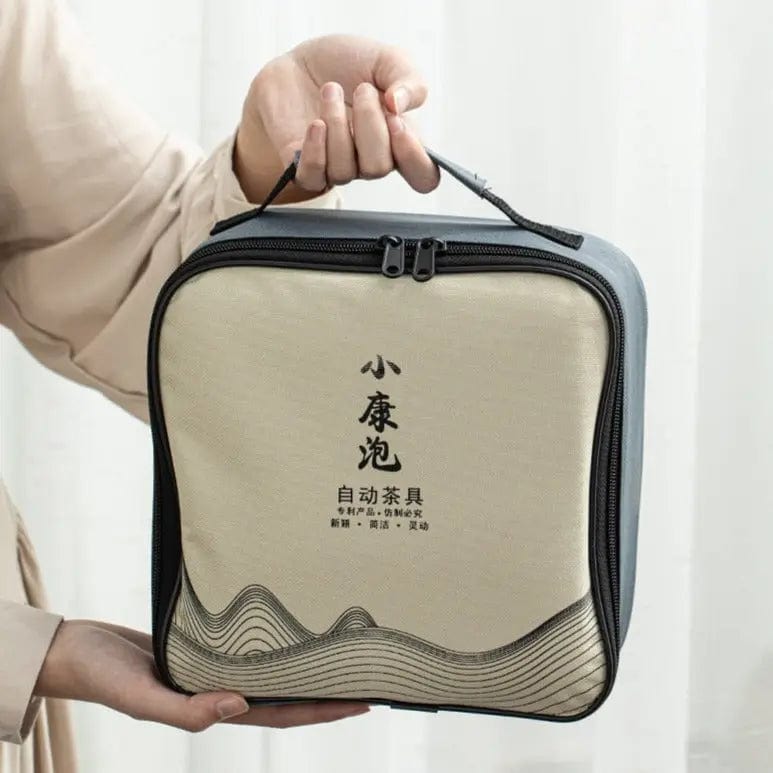 Transportierbares chinesisches Tee-Set aus Keramik