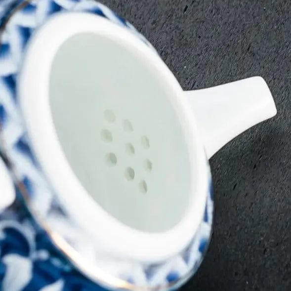 Weiße und blaue chinesische Porzellankanne mit Blumenmotiven 200ML