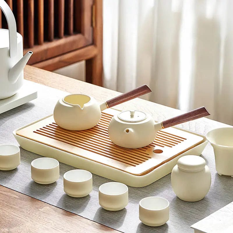 Weißes chinesisches Teeservice aus Keramik